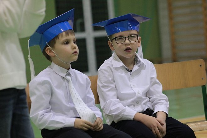 Pasowanie na pierwszaka w Szkole Podstawowej w Rzekuniu [28.11.2014] - zdjęcie #62 - eOstroleka.pl