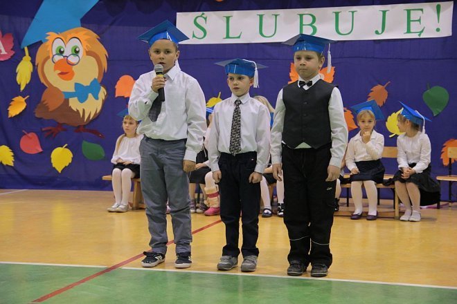 Pasowanie na pierwszaka w Szkole Podstawowej w Rzekuniu [28.11.2014] - zdjęcie #97 - eOstroleka.pl