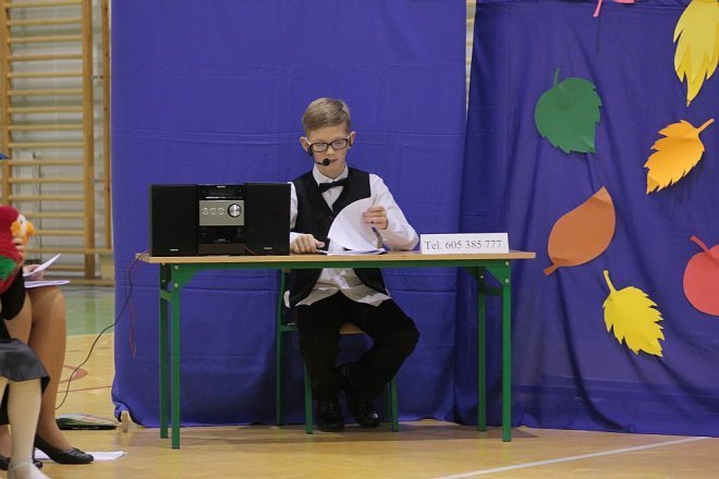 Pasowanie na pierwszaka w Szkole Podstawowej w Rzekuniu [28.11.2014] - zdjęcie #87 - eOstroleka.pl