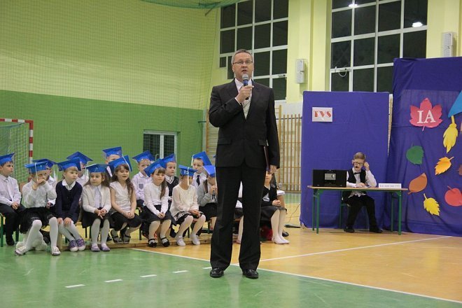 Pasowanie na pierwszaka w Szkole Podstawowej w Rzekuniu [28.11.2014] - zdjęcie #64 - eOstroleka.pl