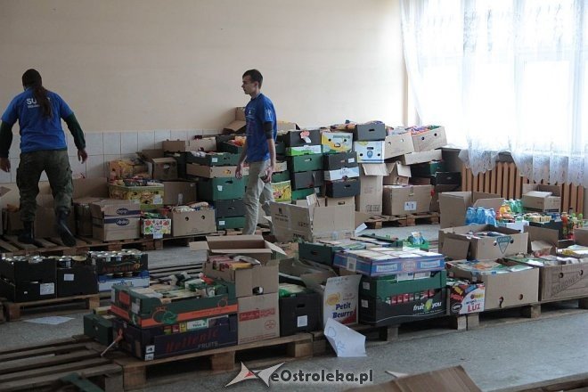 Świąteczna Zbiórka Żywności 2014 [ZDJĘCIA] - zdjęcie #12 - eOstroleka.pl