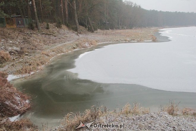 Narew w górnym biegu zamarzła. Z pomocą rusza wojsko [04.12.2014] - zdjęcie #39 - eOstroleka.pl