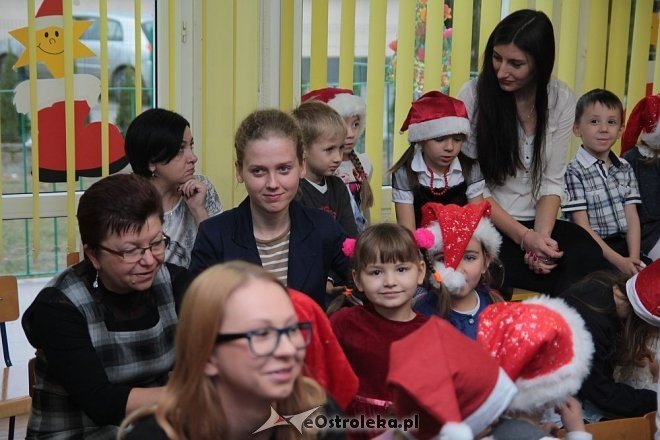 Mikołaj u przedszkolaków z „miejskiej” szesnastki [05.12.2014] - zdjęcie #6 - eOstroleka.pl