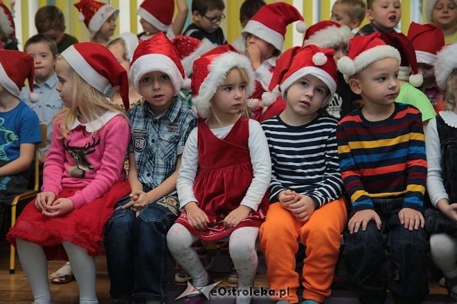 Mikołaj u przedszkolaków z „miejskiej” szesnastki [05.12.2014] - zdjęcie #12 - eOstroleka.pl