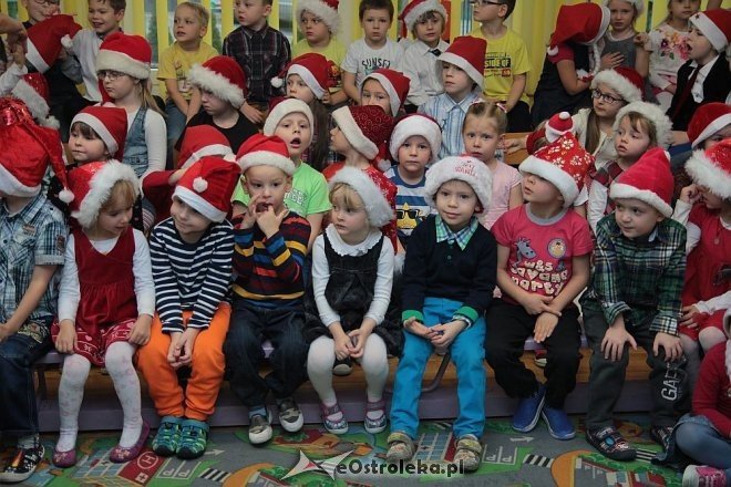 Mikołaj u przedszkolaków z „miejskiej” szesnastki [05.12.2014] - zdjęcie #56 - eOstroleka.pl
