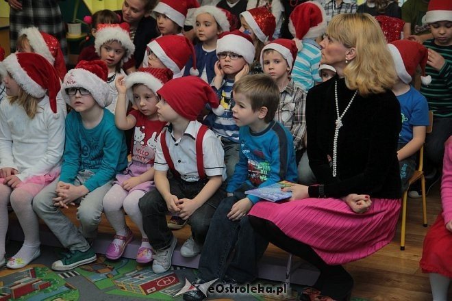 Mikołaj u przedszkolaków z „miejskiej” szesnastki [05.12.2014] - zdjęcie #21 - eOstroleka.pl
