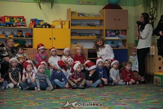 Mikołaj u przedszkolaków z „miejskiej” szesnastki [05.12.2014] - zdjęcie #46 - eOstroleka.pl