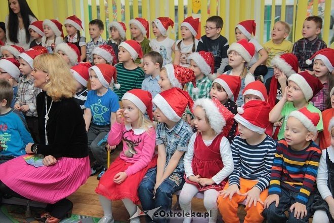 Mikołaj u przedszkolaków z „miejskiej” szesnastki [05.12.2014] - zdjęcie #51 - eOstroleka.pl