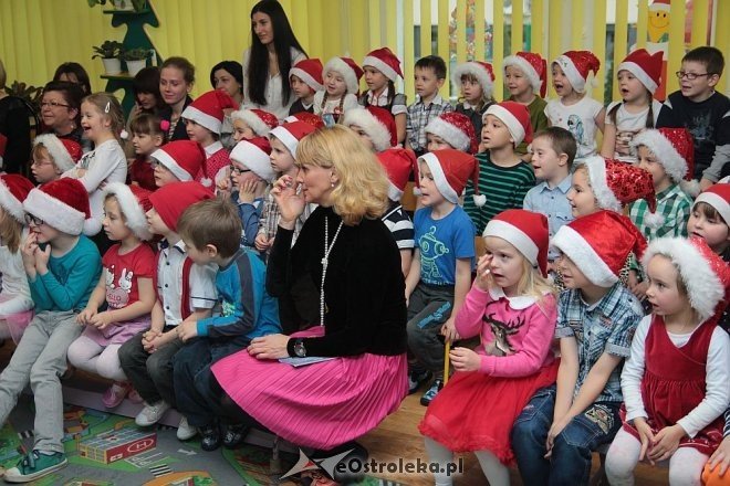 Mikołaj u przedszkolaków z „miejskiej” szesnastki [05.12.2014] - zdjęcie #22 - eOstroleka.pl