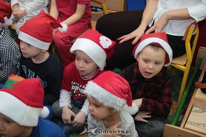 Mikołaj u przedszkolaków z „miejskiej” szesnastki [05.12.2014] - zdjęcie #21 - eOstroleka.pl