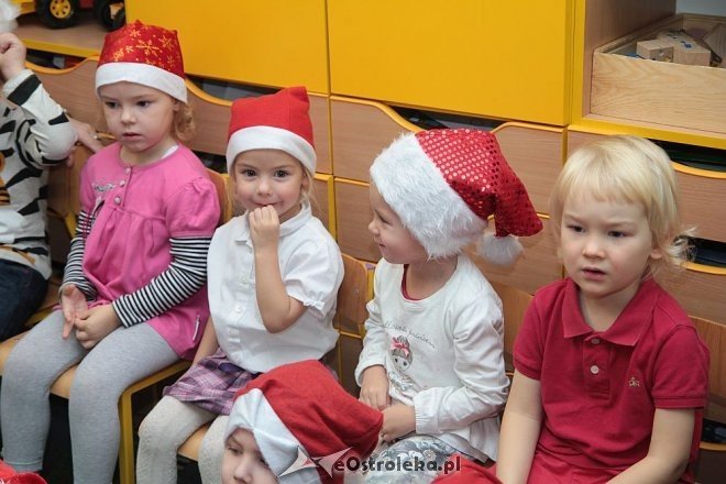 Mikołaj u przedszkolaków z „miejskiej” szesnastki [05.12.2014] - zdjęcie #64 - eOstroleka.pl
