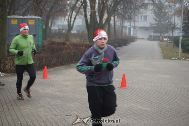 Mikołajkowy bieg dla Dobrusi Napiórkowskiej [07.12.2014] - zdjęcie #41 - eOstroleka.pl