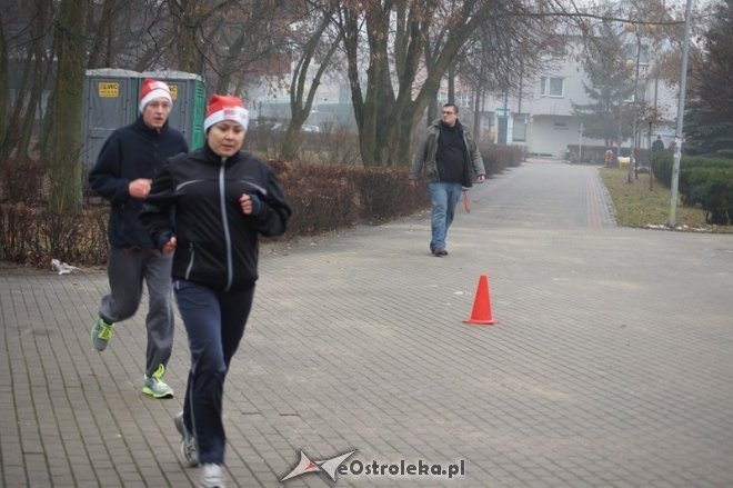 Mikołajkowy bieg dla Dobrusi Napiórkowskiej [07.12.2014] - zdjęcie #32 - eOstroleka.pl