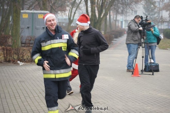 Mikołajkowy bieg dla Dobrusi Napiórkowskiej [07.12.2014] - zdjęcie #16 - eOstroleka.pl