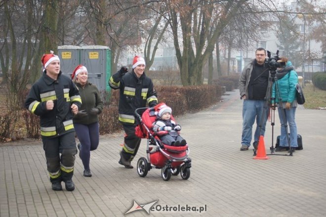 Mikołajkowy bieg dla Dobrusi Napiórkowskiej [07.12.2014] - zdjęcie #15 - eOstroleka.pl