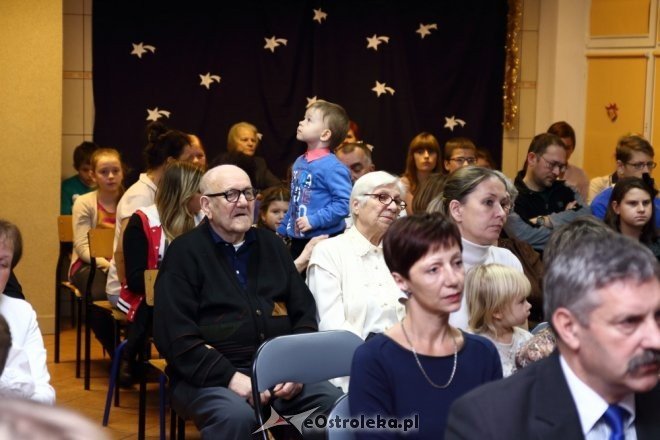 Wigilijne spotkanie z rodzinami zastępczymi w „Korczakówce” [12.12.2014] - zdjęcie #6 - eOstroleka.pl