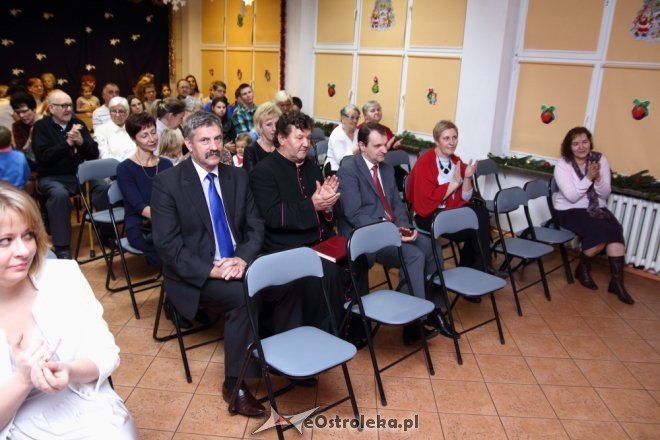 Wigilijne spotkanie z rodzinami zastępczymi w „Korczakówce” [12.12.2014] - zdjęcie #17 - eOstroleka.pl