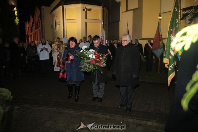 Ostrołęczanie oddali hołd poległy w stanie wojennym rodakom [13.12.2014] - zdjęcie #15 - eOstroleka.pl