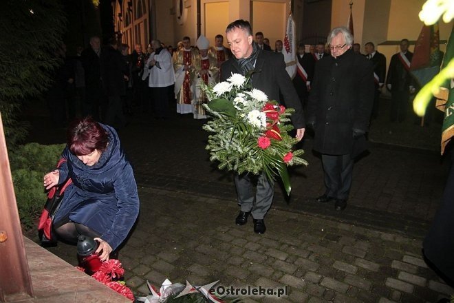Ostrołęczanie oddali hołd poległy w stanie wojennym rodakom [13.12.2014] - zdjęcie #16 - eOstroleka.pl