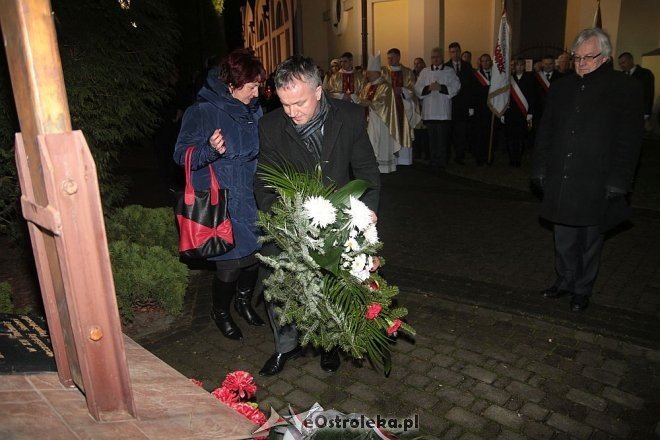 Ostrołęczanie oddali hołd poległy w stanie wojennym rodakom [13.12.2014] - zdjęcie #7 - eOstroleka.pl