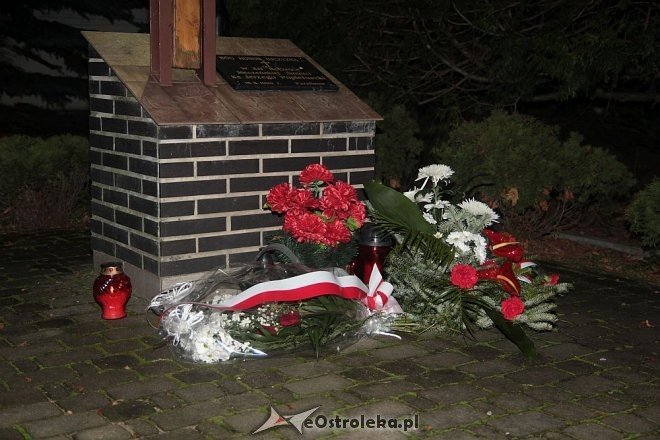 Ostrołęczanie oddali hołd poległy w stanie wojennym rodakom [13.12.2014] - zdjęcie #1 - eOstroleka.pl