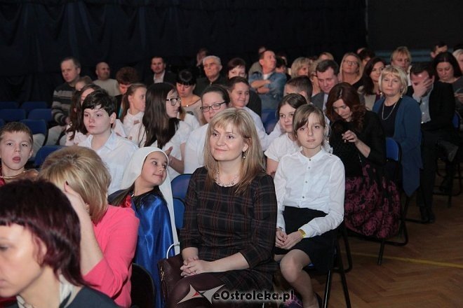 Betlejem ostrołęckiej Dziesiątki [15.12.2014] - zdjęcie #85 - eOstroleka.pl