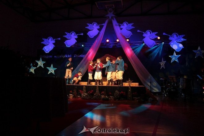 Betlejem ostrołęckiej Dziesiątki [15.12.2014] - zdjęcie #66 - eOstroleka.pl