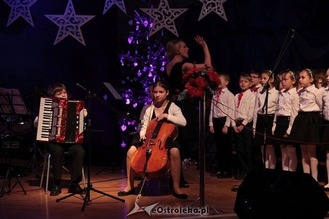 Betlejem ostrołęckiej Dziesiątki [15.12.2014] - zdjęcie #53 - eOstroleka.pl