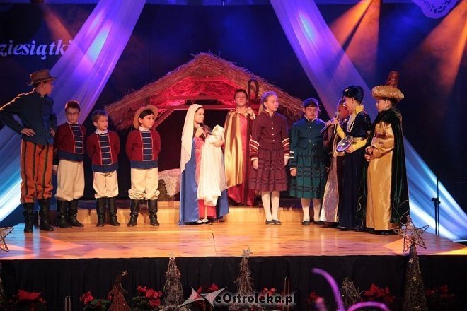 Betlejem ostrołęckiej Dziesiątki [15.12.2014] - zdjęcie #37 - eOstroleka.pl