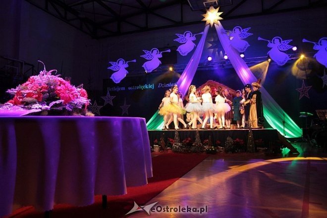 Betlejem ostrołęckiej Dziesiątki [15.12.2014] - zdjęcie #29 - eOstroleka.pl