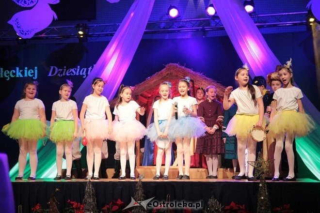 Betlejem ostrołęckiej Dziesiątki [15.12.2014] - zdjęcie #28 - eOstroleka.pl
