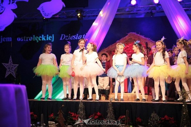 Betlejem ostrołęckiej Dziesiątki [15.12.2014] - zdjęcie #25 - eOstroleka.pl