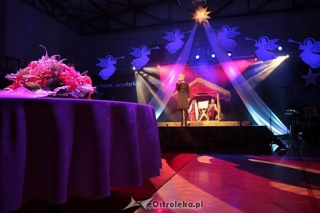 Betlejem ostrołęckiej Dziesiątki [15.12.2014] - zdjęcie #15 - eOstroleka.pl