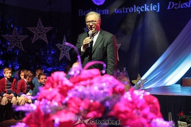 Betlejem ostrołęckiej Dziesiątki [15.12.2014] - zdjęcie #10 - eOstroleka.pl
