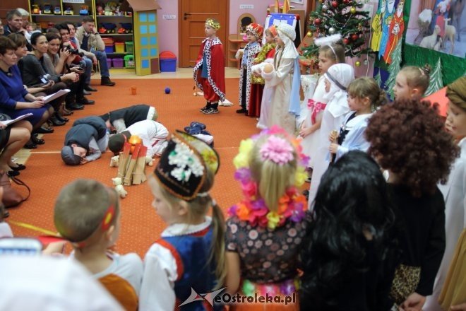  Ostrołęka: Jasełka w wykonaniu przedszkolaków z „ósemki” [16.12.2014] - zdjęcie #21 - eOstroleka.pl