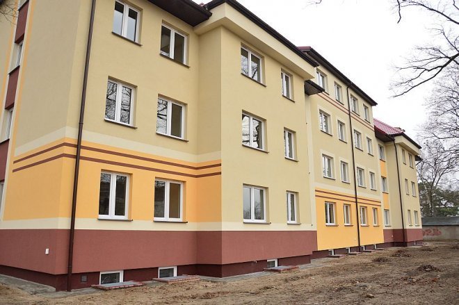Rozpoczęły się odbiory techniczne bloku socjalnego przy Braterstwa Broni [17.12.2014] - zdjęcie #1 - eOstroleka.pl