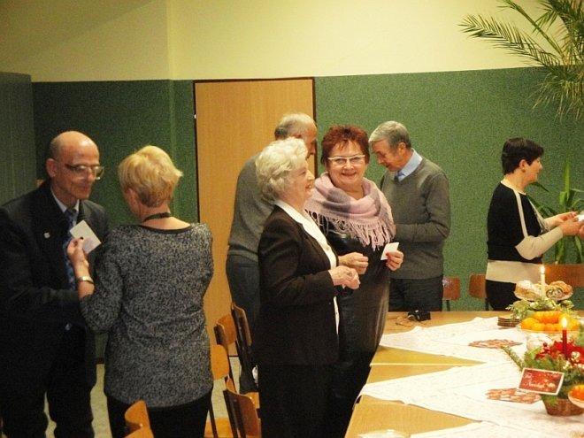 Wigilijne spotkanie Klubu Comenius w Gimnazjum nr 1 [15.12.2014] - zdjęcie #14 - eOstroleka.pl