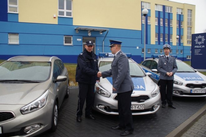 Ostrołęccy policjanci dostali „pod choinkę” nowe radiowozy [18.12.2014] - zdjęcie #9 - eOstroleka.pl
