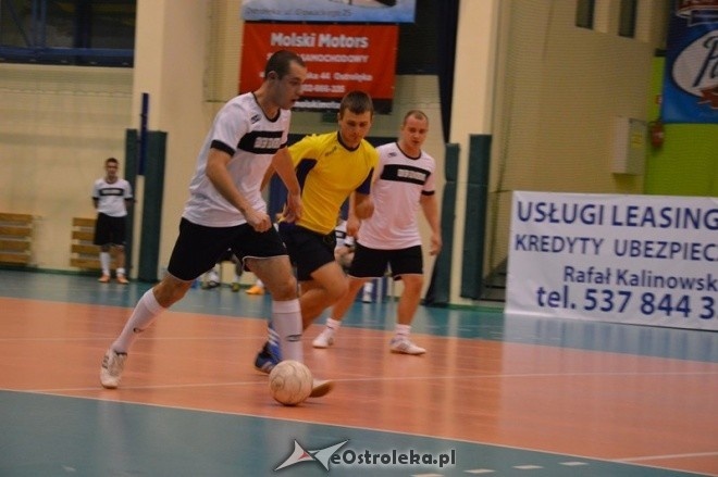 Nocna Liga Futsalu - 2. kolejka [20.12.2014] - zdjęcie #45 - eOstroleka.pl