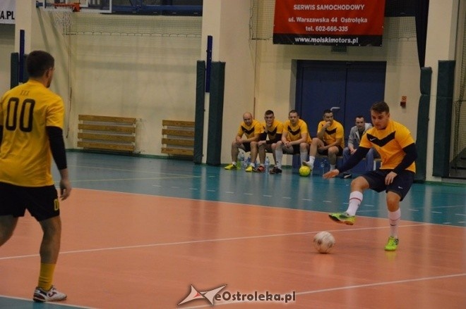 Nocna Liga Futsalu - 2. kolejka [20.12.2014] - zdjęcie #21 - eOstroleka.pl