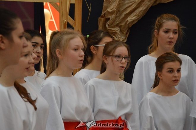 Świąteczne nastroje w Galerii Bursztynowej [21.12.2014] - zdjęcie #43 - eOstroleka.pl