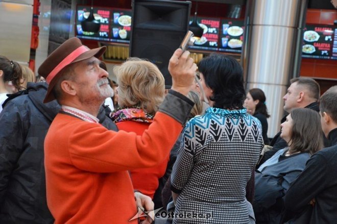 Świąteczne nastroje w Galerii Bursztynowej [21.12.2014] - zdjęcie #32 - eOstroleka.pl