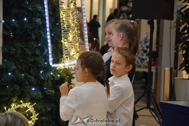 Świąteczne nastroje w Galerii Bursztynowej [21.12.2014] - zdjęcie #8 - eOstroleka.pl