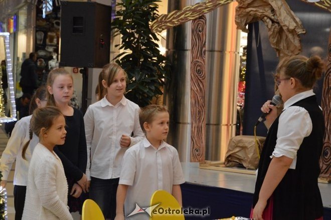 Świąteczne nastroje w Galerii Bursztynowej [21.12.2014] - zdjęcie #7 - eOstroleka.pl