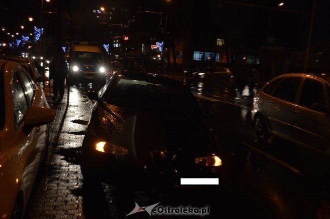Potrącenie pieszego przy skrzyżowaniu ulic Gorbatowa i Kopernika [22.12.2014] - zdjęcie #7 - eOstroleka.pl