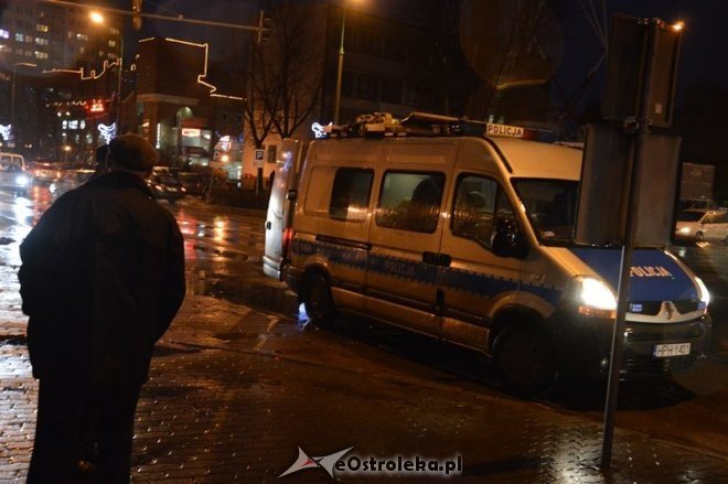 Potrącenie pieszego przy skrzyżowaniu ulic Gorbatowa i Kopernika [22.12.2014] - zdjęcie #9 - eOstroleka.pl
