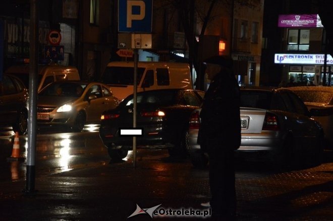 Potrącenie pieszego przy skrzyżowaniu ulic Gorbatowa i Kopernika [22.12.2014] - zdjęcie #11 - eOstroleka.pl