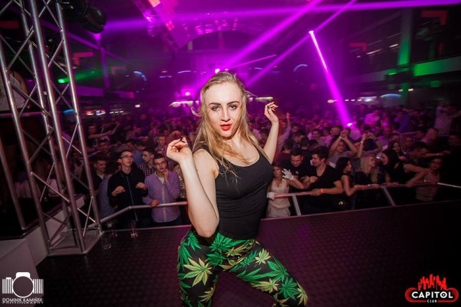 II dzień świąt - Dj Hubertuse w Clubie Capitol [26.12.2014] - zdjęcie #52 - eOstroleka.pl