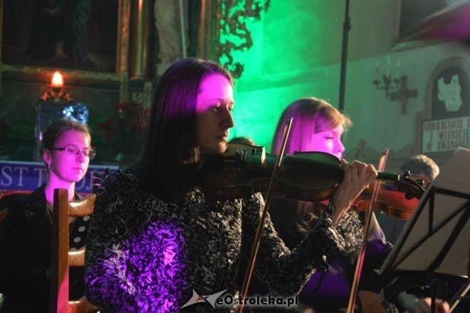 Koncert Ostrołęckiej Orkiestry Kameralnej [27.12.2014] - zdjęcie #25 - eOstroleka.pl