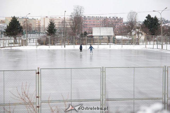 Ostrołęka: Miejskie lodowisko przy Witosa już czynne [29.12.2014] - zdjęcie #4 - eOstroleka.pl